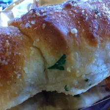 Sarimsoqli non